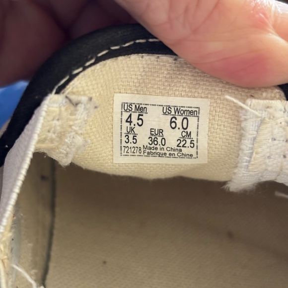 Women’s Size 6 Vans Classic Slip-On Patchwork Sneakers - Picture 5 of 5